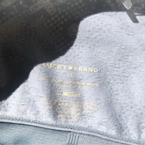 SPORTS BRA - Picture 8 of 11